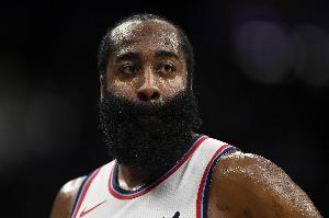 手感不佳！哈登半场7投仅2中拿到8分7助 三分5中1