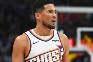 全能发挥！布克23中13&三分9中6砍下36分5板9助 正负值+19！