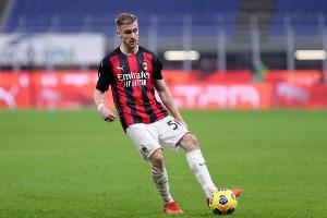 莫雷托：萨勒马科尔斯和托莫里正进行续约谈判，米兰希望尽快谈妥