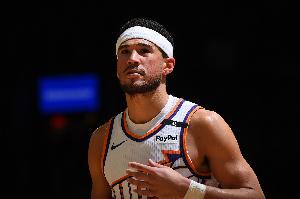 飞机大炮VS大刀长矛！太阳上半场三分球15中11 马刺16中5