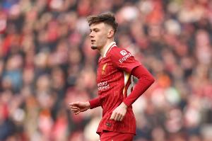 唱给谁听？利物浦现场球迷高声歌唱：我们只有一个布拉德利！